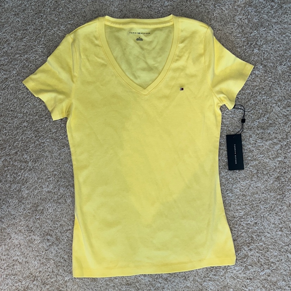 Tommy Hilfiger Women's Short Sleeve V-Neck T-Shirt